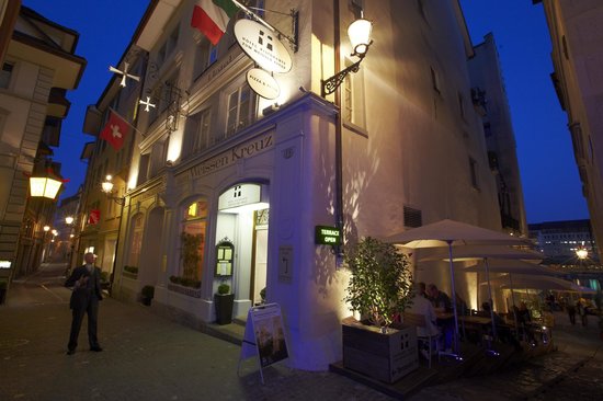 فنادق بالقرب من جسر تشابل