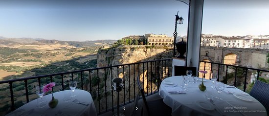 فنادق رومانسية للأزواج في روندا