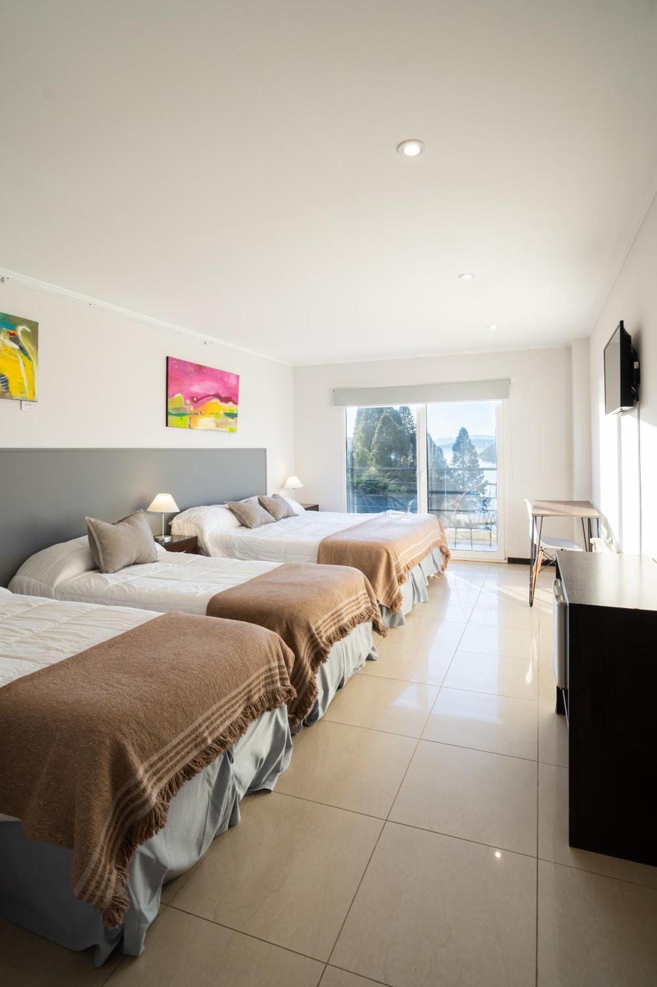 فنادق مطلة على بحيرة ناهويل هوابي