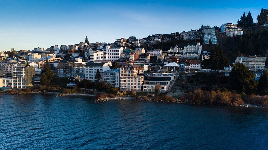 فنادق مطلة على بحيرة ناهويل هوابي