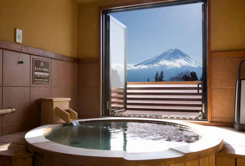 فنادق تطل على جبل فوجي مباشرةً