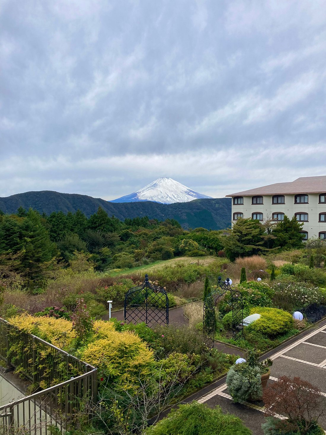 فنادق تطل على جبل فوجي مباشرةً