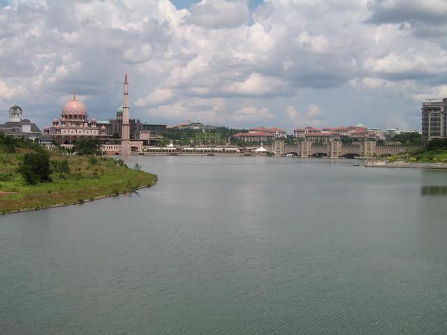 Putrajaya Lake